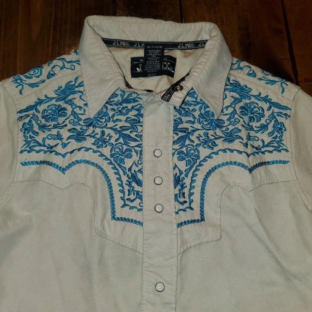 Western Rodeo Cowgirl Button-Down Long-Sleeve Shirt - Small - Picture 3 of 11